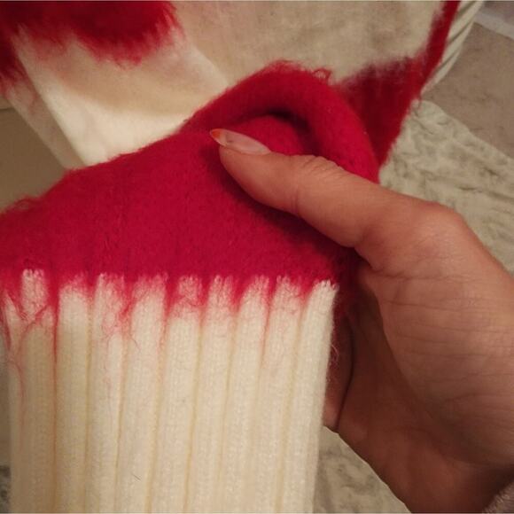 BP NORDSTROM OVERSIZED FLUFFY WHITE/RED STRIPED SWEATER SIZE MED OVERSIZED - Picture 3 of 8